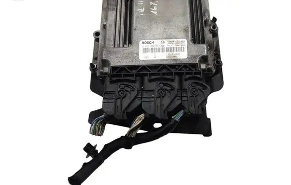 Opel Vivaro Engine control unit/module ECU 237103888R 237104588R