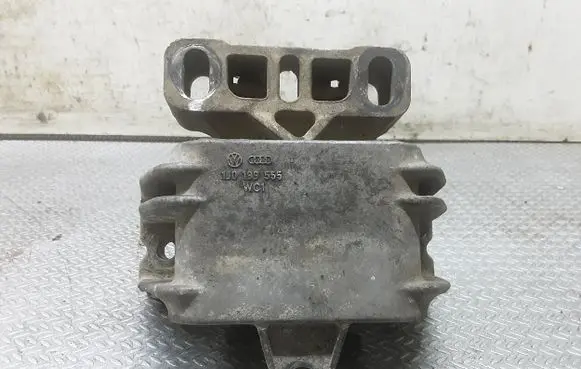Skoda Octavia Mk1 (1U) Gearbox mount 1J0199555