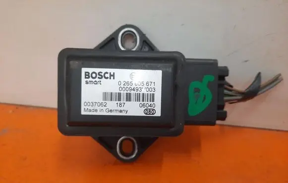 Smart ForTwo I ESP acceleration yaw rate sensor 0265005671
