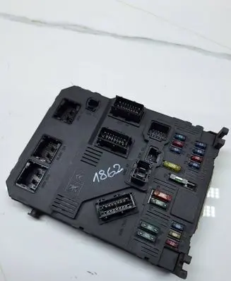 Peugeot 206 Fuse module BSIE0100 9649627780