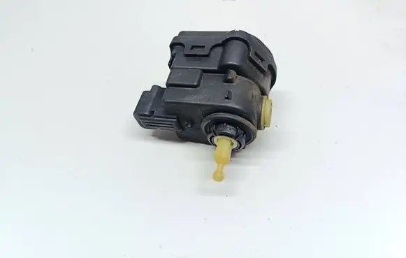Renault Espace II Headlight level adjustment motor 8200006664 00816400