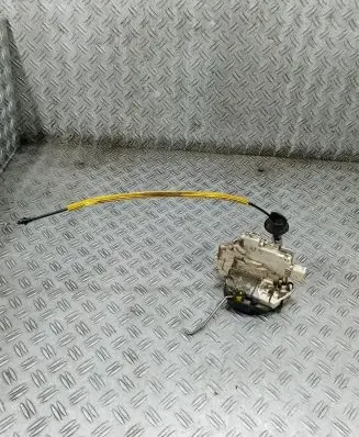 Audi A6 S6 C6 4F Rear door lock 4F0839016