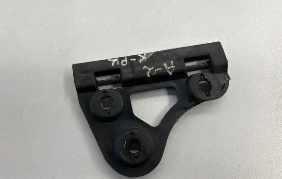Audi A2 Fender mounting bracket 8z0821248a