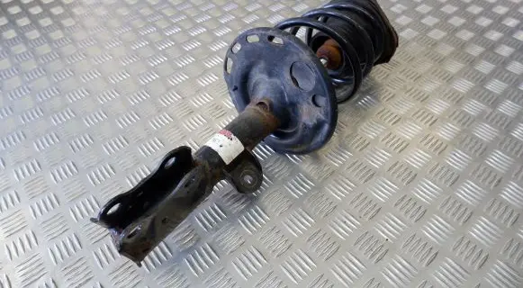 Toyota Avensis T270 Front shock absorber/damper 4851005331 4851009V21 4813105B80