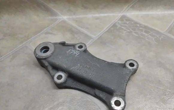 Mercedes-Benz S W221 Rear differential/diff mount bracket A2210318