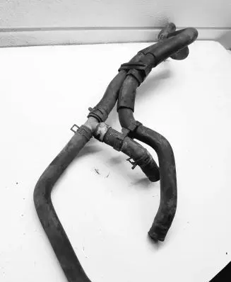 Brake vacuum hose/pipe
