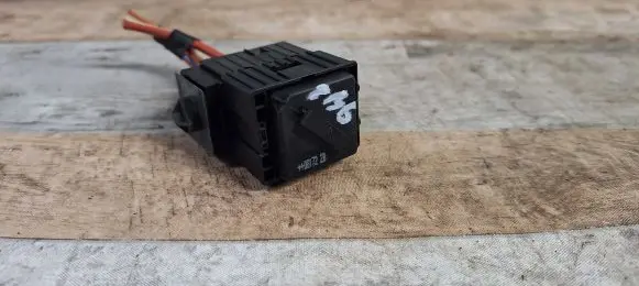 BMW 5 E60 E61 Other relay 6939890 18916 13597