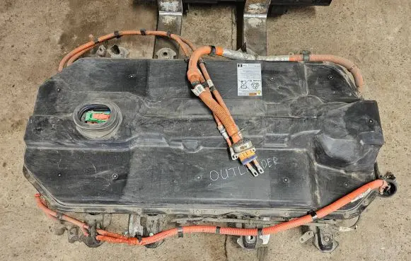 Mitsubishi Outlander Hybrid / electric car battery 9450B294 9450A031