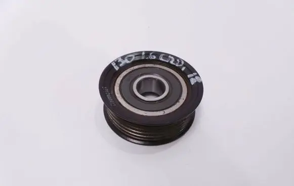 Hyundai i30 Belt tensioner pulley 17174A0812