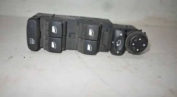 Citroen C4 II Electric window control switch 96657050ZD