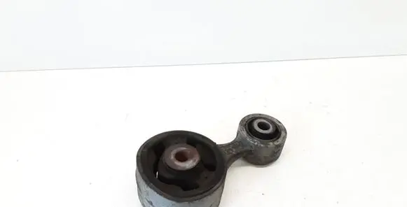 Honda CR-V Engine mount bracket