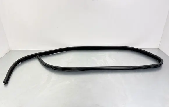 Land Rover Range Rover Sport L494 Front door rubber seal DK6220708AD