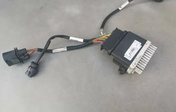 Audi A4 S4 B8 8K Fan control module 8K0959501G