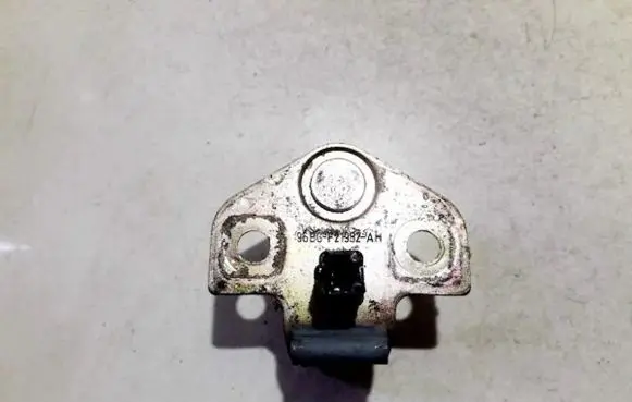 Ford Mondeo MK II Rear door lock loop/hook striker 96bgf21982ah 96bg-f21982-ah