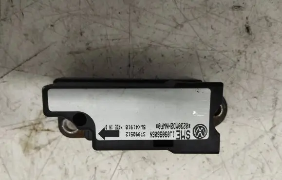 Volkswagen PASSAT B5 Airbag deployment crash/impact sensor 1J0909606N 0230MD2HNWF0 37990512
