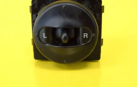 KIA Carens II Wing mirror switch