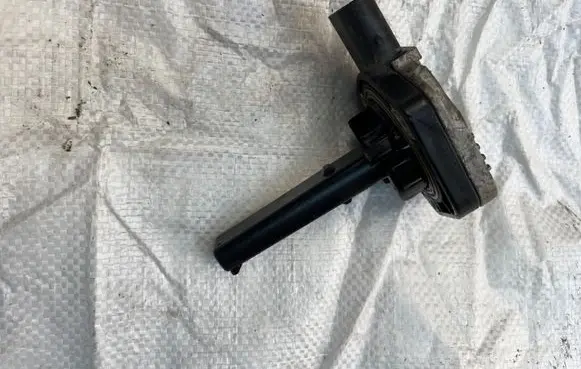 BMW X1 E84 Oil level sensor 7501786
