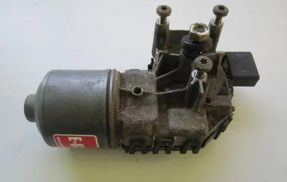 Audi A4 S4 B6 8E 8H Wiper motor 8E1955119