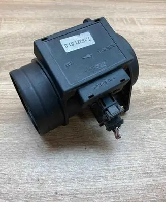 Audi A4 S4 B5 8D Mass air flow meter 718221510