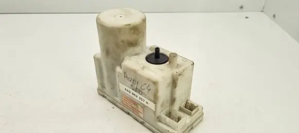 Audi A6 S6 C4 4A Central locking vacuum pump 4A0862257H