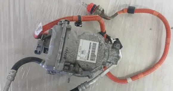 Mitsubishi Outlander Air conditioning (A/C) compressor (pump) 7813A379