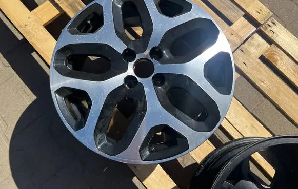 Renault Captur R17 alloy rim 403005571R 403005152R