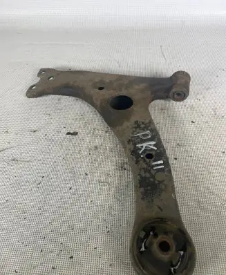 Toyota Prius (XW20) Front lower control arm/wishbone