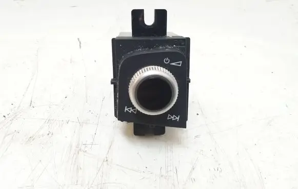 Multifunctional control switch/knob