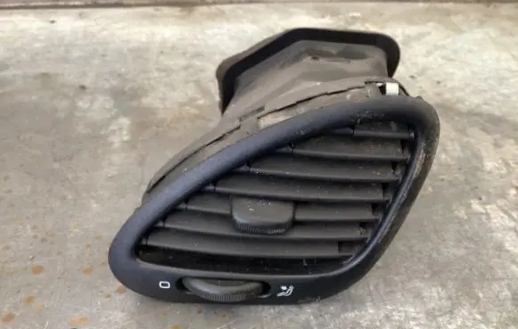 Seat Alhambra (Mk1) Dashboard side air vent grill/cover trim 7M1819703E R66ZA 95VWA018B09AFW
