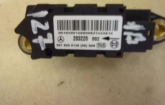 Mercedes-Benz E W211 Airbag deployment crash/impact sensor A0018209126 AB127