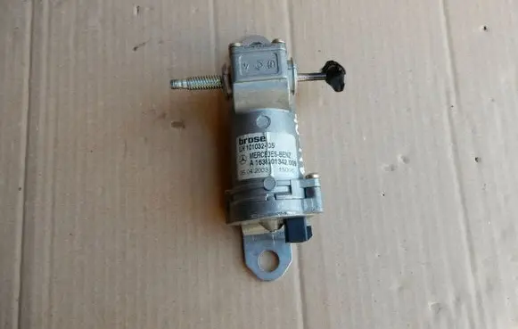 Mercedes-Benz ML W163 Vent window/glass motor A1638201342 MERCEDESBENZ 40178