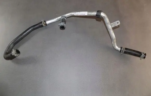 Volkswagen Touareg II Engine coolant pipe/hose 7P0819925B