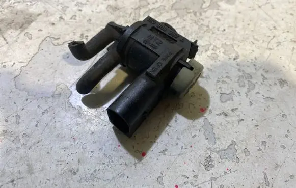 Audi A6 S6 C6 4F Turbo solenoid valve 1K0906283A