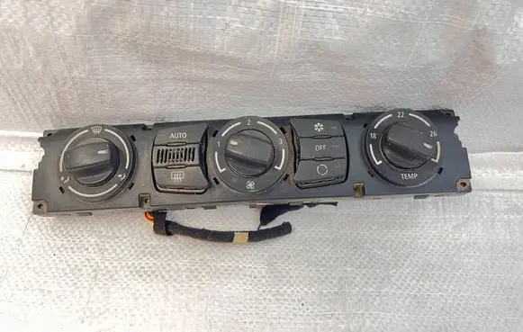 BMW 5 E60 E61 Climate control unit 6946979