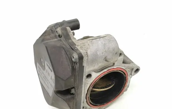 Volkswagen Touran I Throttle body valve 03G128063M A2C53324665
