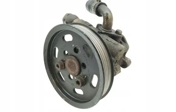 Volkswagen PASSAT B5.5 Power steering pump 8D0145177Q