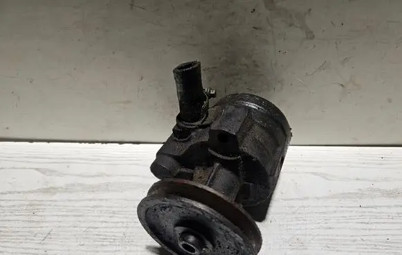 Peugeot 605 Power steering pump 7846075