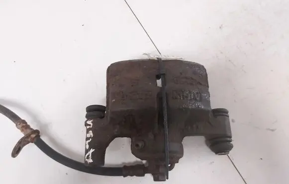 Toyota Avensis T220 Rear brake caliper