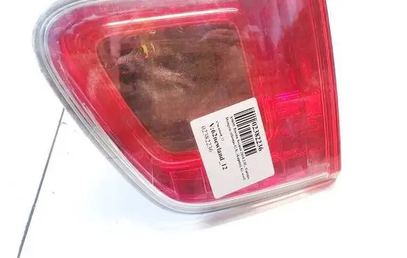 Toyota Avensis T270 Tailgate rear/tail lights