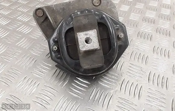Engine mount bracket
