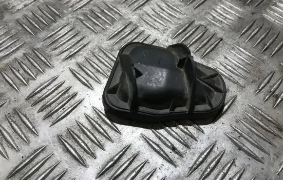 Nissan Primera Headlight/headlamp dust cover 302151172 30215-1172