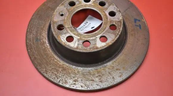 Volkswagen Golf VII Rear brake disc