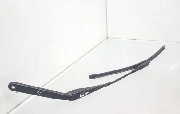 BMW 1 E81 E87 Front wiper blade arm 7169971