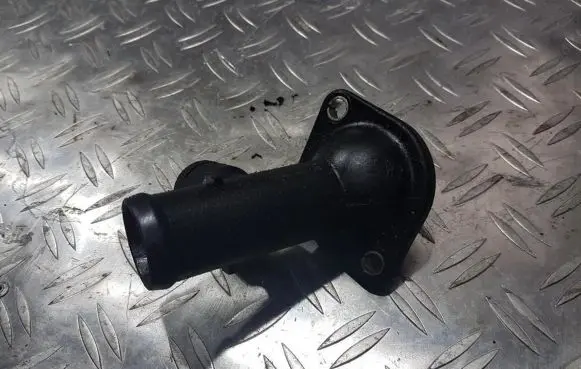 Volkswagen Golf V Engine coolant pipe/hose 03g121121d