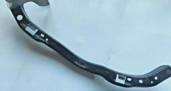 Subaru Legacy Headlight/headlamp mounting bracket