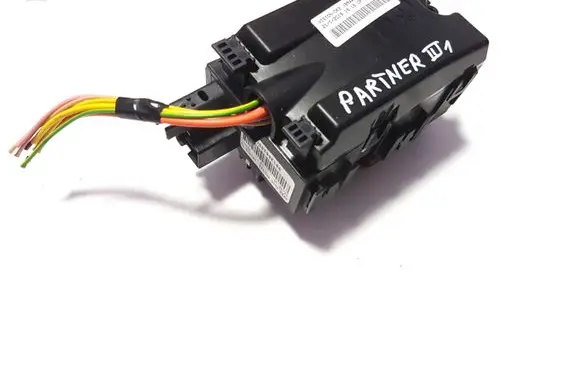 Peugeot Partner III Fuse box set 9812661980
