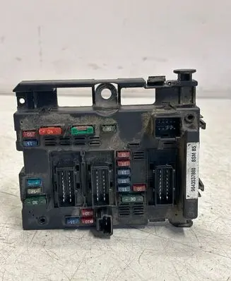 Peugeot 307 Fuse module 9643537880