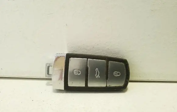 Volkswagen PASSAT B6 Ignition key/card 