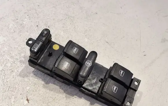 Volkswagen Golf IV Electric window control switch 1J4959857B
