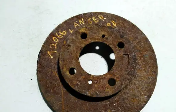 Mitsubishi Lancer Front brake disc ventiliuojamas